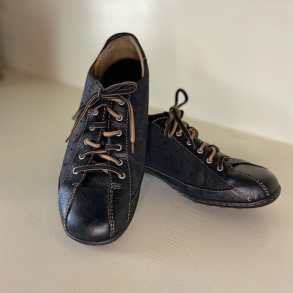 Women’s Born Hawkeye Black Oxford Sz 9/40.5 Pre-Loved Leather Comfy Insoles